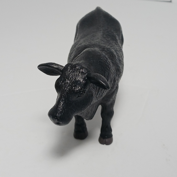 1/16th Scale Little Buster Black Angus Bull toy farm - Picture 6 of 6